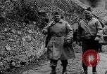 Standbild Generalleutnant Lucian K Truscott Jr Italien, 1944, aus Sekunde 25 historischem Filmmaterial Videoclip 65675044518