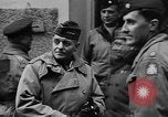Standbild Generalleutnant Lucian K Truscott Jr Italien, 1944, aus Sekunde 35 historischem Filmmaterial Videoclip 65675044518