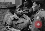 Standbild Generalleutnant Lucian K Truscott Jr Italien, 1944, aus Sekunde 36 historischem Filmmaterial Videoclip 65675044518