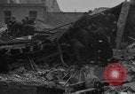 Standbild V-2 Rakete Streik in Antwerpen Belgien, 1944, aus Sekunde 10 historischem Filmmaterial Videoclip 65675044522