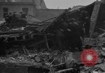 Standbild V-2 Rakete Streik in Antwerpen Belgien, 1944, aus Sekunde 11 historischem Filmmaterial Videoclip 65675044522