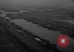 Standbild V-2 Rakete Streik in Antwerpen Belgien, 1944, aus Sekunde 20 historischem Filmmaterial Videoclip 65675044522