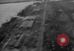 Standbild V-2 Rakete Streik in Antwerpen Belgien, 1944, aus Sekunde 42 historischem Filmmaterial Videoclip 65675044522