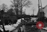 Standbild V-2 Rakete Streik in Antwerpen Belgien, 1944, aus Sekunde 61 historischem Filmmaterial Videoclip 65675044522
