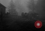 Standbild American 30 Infanterie Division setzt Verteidigung in Holz Stavelot Belgien, 1944, aus Sekunde 25 historischem Filmmaterial Videoclip 65675044524