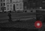 Standbild American 30 Infanterie Division setzt Verteidigung in Holz Stavelot Belgien, 1944, aus Sekunde 31 historischem Filmmaterial Videoclip 65675044524