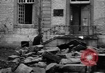 Standbild American 30 Infanterie Division setzt Verteidigung in Holz Stavelot Belgien, 1944, aus Sekunde 42 historischem Filmmaterial Videoclip 65675044524