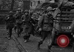 Standbild Deutsch 12 SS tiger Tanks und andere Rüstung brennen Sankt Vith Belgien, 1944, aus Sekunde 32 historischem Filmmaterial Videoclip 65675044526