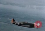 Standbild P-51 England, 1945, aus Sekunde 4 historischem Filmmaterial Videoclip 65675044535