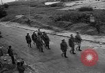 Standbild deutschen Kapitulation Beaugency Frankreich, 1944, aus Sekunde 14 historischem Filmmaterial Videoclip 65675044538