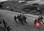 Standbild deutschen Kapitulation Beaugency Frankreich, 1944, aus Sekunde 15 historischem Filmmaterial Videoclip 65675044538