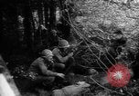 Image Soldats DE l'armée AMÉRICAINE à la périphérie d'Aix-la-Chapelle en Allemagne Aix-la-Chapelle en Allemagne, 1944, de la seconde 10 séquences d'archives historiques vidéo 65675044560