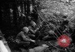 Image Soldats DE l'armée AMÉRICAINE à la périphérie d'Aix-la-Chapelle en Allemagne Aix-la-Chapelle en Allemagne, 1944, de la seconde 11 séquences d'archives historiques vidéo 65675044560