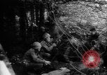 Image Soldats DE l'armée AMÉRICAINE à la périphérie d'Aix-la-Chapelle en Allemagne Aix-la-Chapelle en Allemagne, 1944, de la seconde 13 séquences d'archives historiques vidéo 65675044560