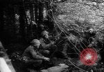 Image Soldats DE l'armée AMÉRICAINE à la périphérie d'Aix-la-Chapelle en Allemagne Aix-la-Chapelle en Allemagne, 1944, de la seconde 14 séquences d'archives historiques vidéo 65675044560
