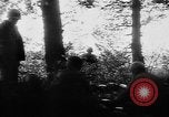 Image Soldats DE l'armée AMÉRICAINE à la périphérie d'Aix-la-Chapelle en Allemagne Aix-la-Chapelle en Allemagne, 1944, de la seconde 35 séquences d'archives historiques vidéo 65675044560