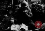 Image Soldats DE l'armée AMÉRICAINE à la périphérie d'Aix-la-Chapelle en Allemagne Aix-la-Chapelle en Allemagne, 1944, de la seconde 58 séquences d'archives historiques vidéo 65675044560