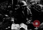 Image Soldats DE l'armée AMÉRICAINE à la périphérie d'Aix-la-Chapelle en Allemagne Aix-la-Chapelle en Allemagne, 1944, de la seconde 59 séquences d'archives historiques vidéo 65675044560