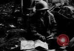 Image Soldats DE l'armée AMÉRICAINE à la périphérie d'Aix-la-Chapelle en Allemagne Aix-la-Chapelle en Allemagne, 1944, de la seconde 61 séquences d'archives historiques vidéo 65675044560