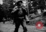 Image des Forces terrestres Aix-la-Chapelle en Allemagne, 1944, de la seconde 4 séquences d'archives historiques vidéo 65675044561