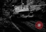 Image Des soldats américains chargent des camions Aix-la-Chapelle en Allemagne, 1944, de la seconde 8 séquences d'archives historiques vidéo 65675044562