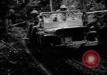 Image Des soldats américains chargent des camions Aix-la-Chapelle en Allemagne, 1944, de la seconde 9 séquences d'archives historiques vidéo 65675044562