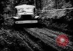 Image Des soldats américains chargent des camions Aix-la-Chapelle en Allemagne, 1944, de la seconde 19 séquences d'archives historiques vidéo 65675044562