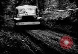 Image Des soldats américains chargent des camions Aix-la-Chapelle en Allemagne, 1944, de la seconde 20 séquences d'archives historiques vidéo 65675044562
