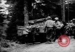 Image Des soldats américains chargent des camions Aix-la-Chapelle en Allemagne, 1944, de la seconde 47 séquences d'archives historiques vidéo 65675044562