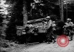 Image Des soldats américains chargent des camions Aix-la-Chapelle en Allemagne, 1944, de la seconde 48 séquences d'archives historiques vidéo 65675044562