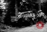 Image Des soldats américains chargent des camions Aix-la-Chapelle en Allemagne, 1944, de la seconde 51 séquences d'archives historiques vidéo 65675044562