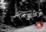 Image Des soldats américains chargent des camions Aix-la-Chapelle en Allemagne, 1944, de la seconde 52 séquences d'archives historiques vidéo 65675044562