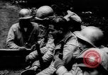 Image Des soldats américains chargent des camions Aix-la-Chapelle en Allemagne, 1944, de la seconde 61 séquences d'archives historiques vidéo 65675044562