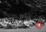 Standbild Grossinger der Catskill Resort Hotel Liberty New York USA, 1948, aus Sekunde 13 historischem Filmmaterial Videoclip 65675044571