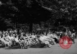 Standbild Grossinger der Catskill Resort Hotel Liberty New York USA, 1948, aus Sekunde 16 historischem Filmmaterial Videoclip 65675044571