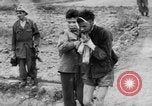 Standbild cut Versorgungsleitungen Vietnam, 1954, aus Sekunde 50 historischem Filmmaterial Videoclip 65675044574