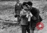 Standbild cut Versorgungsleitungen Vietnam, 1954, aus Sekunde 51 historischem Filmmaterial Videoclip 65675044574
