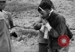 Standbild cut Versorgungsleitungen Vietnam, 1954, aus Sekunde 52 historischem Filmmaterial Videoclip 65675044574