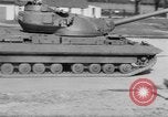 Standbild British Tank Vereinigtes Königreich, 1954, aus Sekunde 20 historischem Filmmaterial Videoclip 65675044576