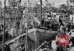 Standbild Segen für die Flotte Griechenland, 1954, aus Sekunde 25 historischem Filmmaterial Videoclip 65675044579