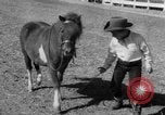 Standbild Ronnie Graham California United States USA, 1954, aus Sekunde 5 historischem Filmmaterial Videoclip 65675044581