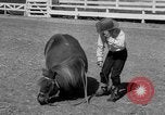 Standbild Ronnie Graham California United States USA, 1954, aus Sekunde 12 historischem Filmmaterial Videoclip 65675044581
