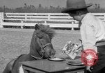 Standbild Ronnie Graham California United States USA, 1954, aus Sekunde 33 historischem Filmmaterial Videoclip 65675044581
