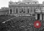 Standbild Papst Pius X Rom Italien, 1954, aus Sekunde 37 historischem Filmmaterial Videoclip 65675044582
