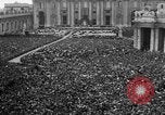 Standbild Papst Pius X Rom Italien, 1954, aus Sekunde 39 historischem Filmmaterial Videoclip 65675044582