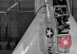 Standbild pogo Ebene California United States USA, 1954, aus Sekunde 9 historischem Filmmaterial Videoclip 65675044584