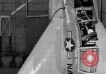 Standbild pogo Ebene California United States USA, 1954, aus Sekunde 10 historischem Filmmaterial Videoclip 65675044584