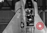 Standbild pogo Ebene California United States USA, 1954, aus Sekunde 22 historischem Filmmaterial Videoclip 65675044584