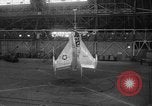 Standbild pogo Ebene California United States USA, 1954, aus Sekunde 35 historischem Filmmaterial Videoclip 65675044584