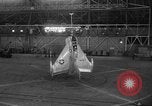 Standbild pogo Ebene California United States USA, 1954, aus Sekunde 38 historischem Filmmaterial Videoclip 65675044584